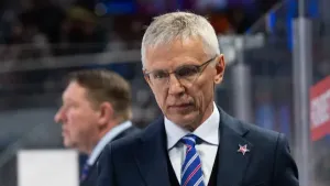 Экс-тренера «Торпедо» Ларионова уволили из СКА
